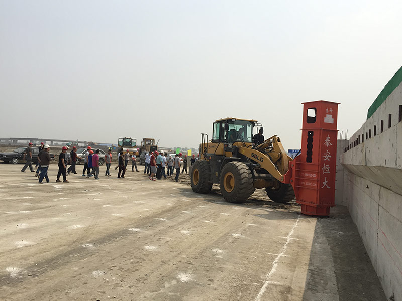 液壓夯實機 液壓夯實機